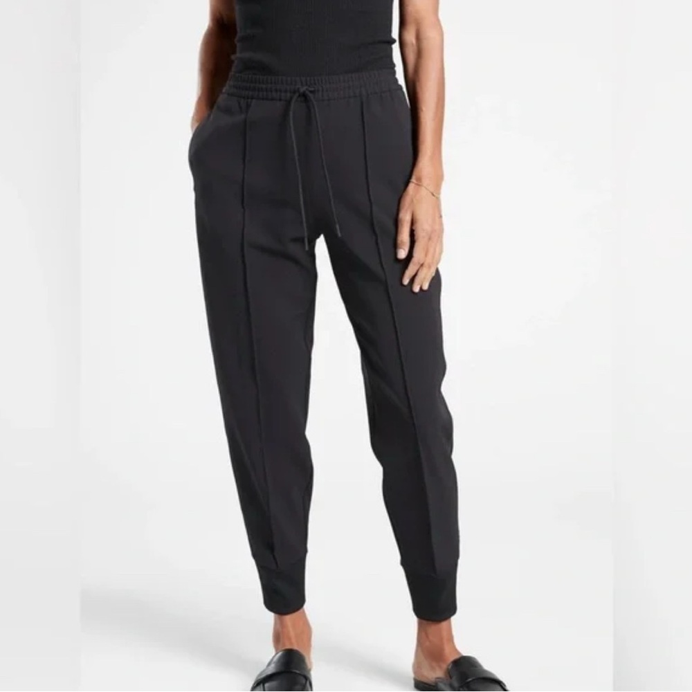Athleta Women’s Endeavor Jogger Athletic Pants Black Size 4 TALL